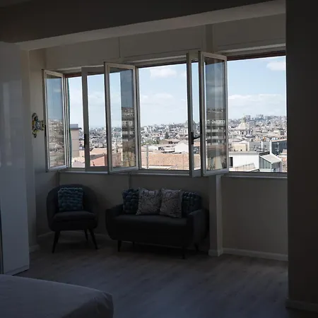 View Penthouse Κατάνια